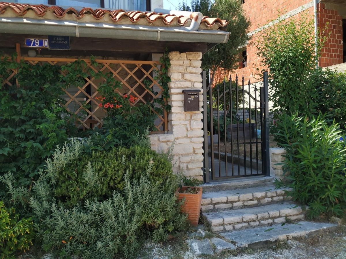 Studio Apartment Posavec Premantura Luaran gambar